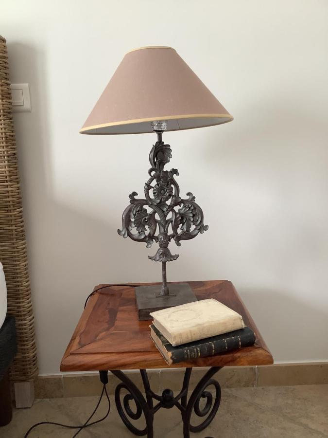 Jardin D'Antan Bed & Breakfast Ansouis ภายนอก รูปภาพ