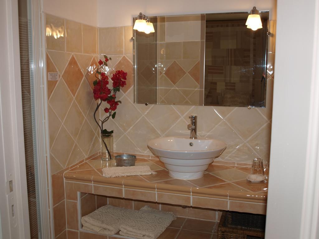 Jardin D'Antan Bed & Breakfast Ansouis ภายนอก รูปภาพ