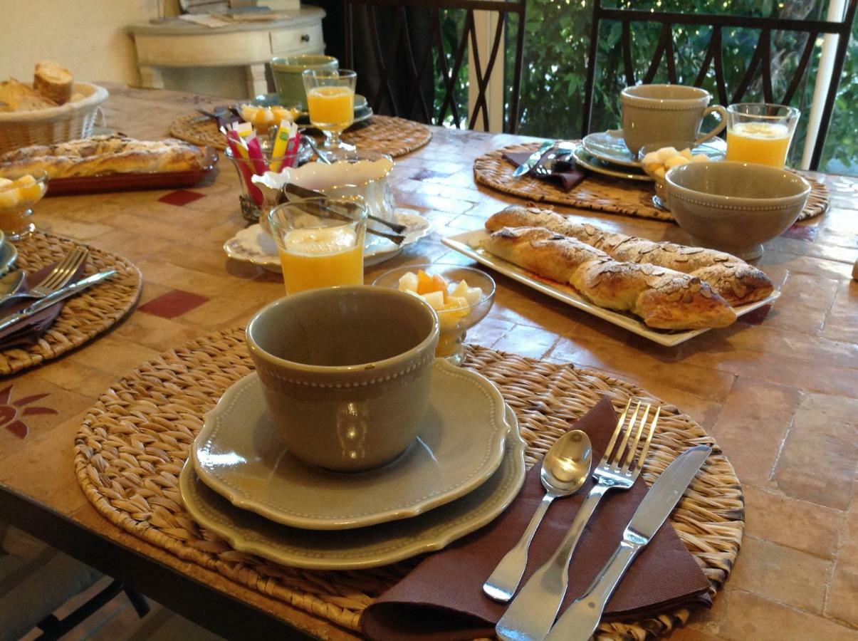 Jardin D'Antan Bed & Breakfast Ansouis ภายนอก รูปภาพ
